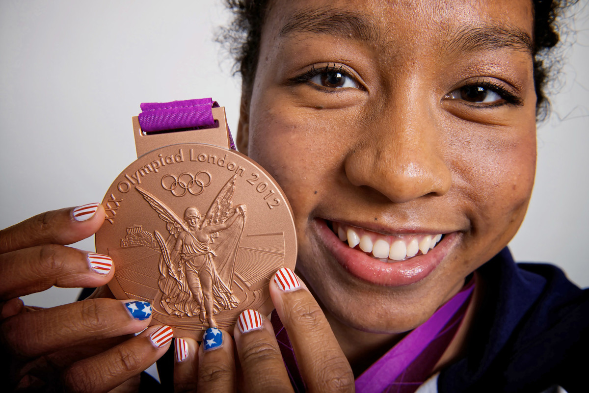 lia-neal-bronze